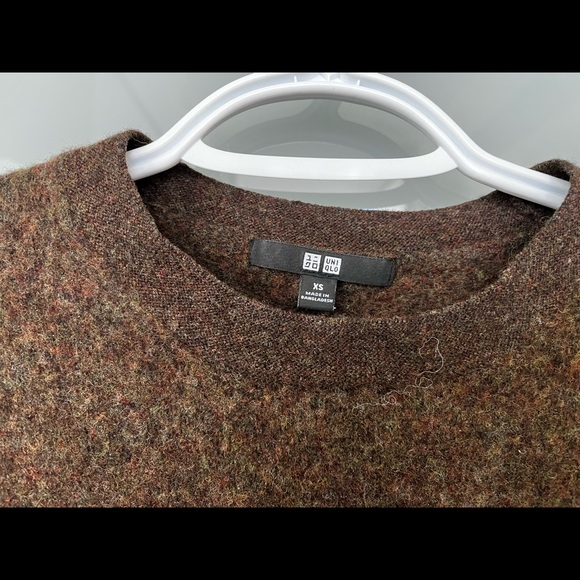 Uniqlo wool sweater - Picture 2 of 8